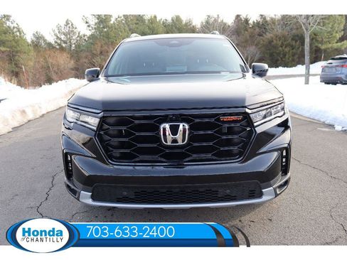 New 2025 Honda Pilot TrailSport image 2