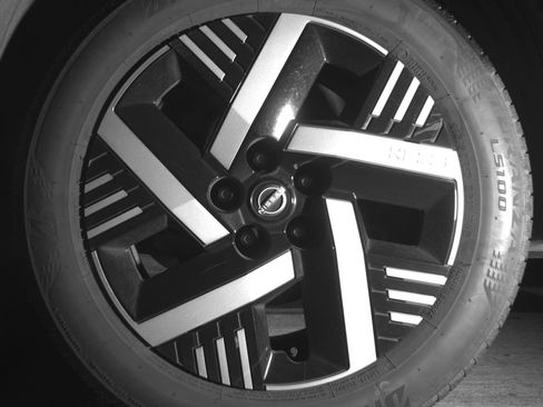 Used 2025 Nissan Kicks SV image 12