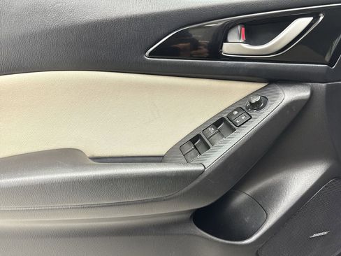 Used 2015 MAZDA MAZDA3 i Touring w/ Technology Package image 26