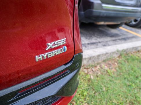Used 2022 Toyota Sienna XSE w/ XSE Plus Package AWD/4WD image 13