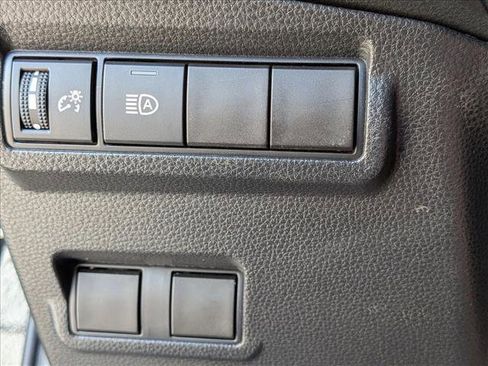 Used 2025 Toyota Corolla Cross LE image 11