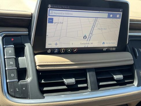 Used 2021 Chevrolet Tahoe Premier w/ Premium Package AWD/4WD image 20