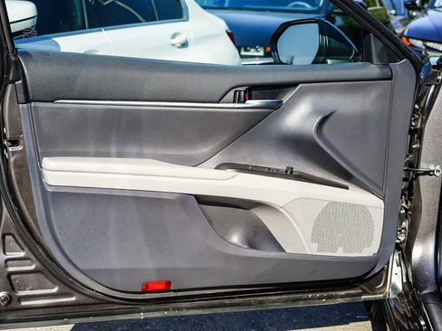 Used 2023 Toyota Camry SE image 21