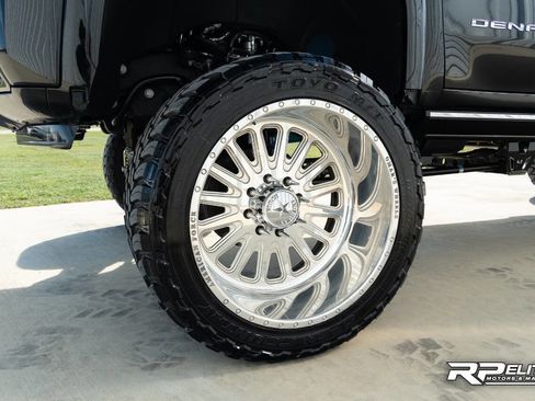 Used 2025 GMC Sierra 2500 Denali Ultimate image 25