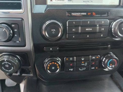 Used 2017 Ford F150 XLT w/ Equipment Group 302A Luxury AWD/4WD image 18