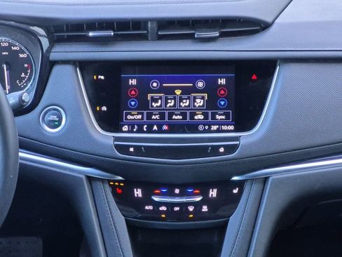 Used 2024 Cadillac XT5 Premium Luxury image 9