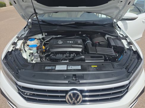 Used 2017 Volkswagen Passat 1.8T R-Line w/ R-Line Lighting Package FWD image 21
