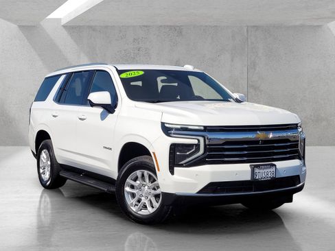 Used 2025 Chevrolet Tahoe LT AWD/4WD image 1