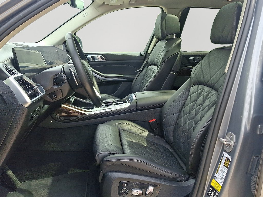 Used 2024 BMW X7 xDrive40i AWD/4WD image 14