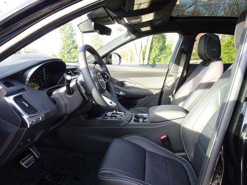 New 2024 Jaguar E-PACE R-Dynamic SE image 2