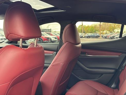 New 2026 MAZDA MAZDA3 Hatchback w/Premium Plus Pkg image 25