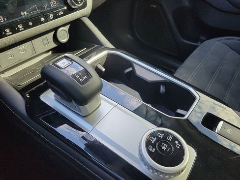 Used 2025 Mitsubishi Outlander SE image 20