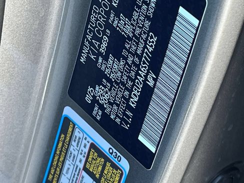 Used 2025 Kia Seltos S FWD image 30