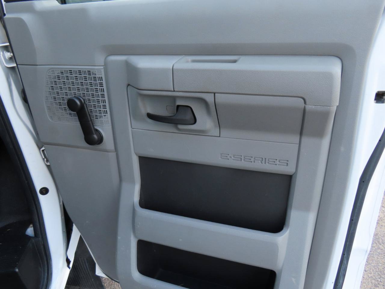 Used 2014 Ford E-150 and Econoline 150 RWD image 22