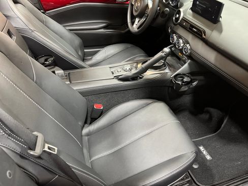Certified 2025 MAZDA MX-5 Miata RF Grand Touring RWD image 14