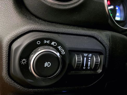 Used 2021 Jeep Wrangler Unlimited Sahara w/ Dual Top Group image 30