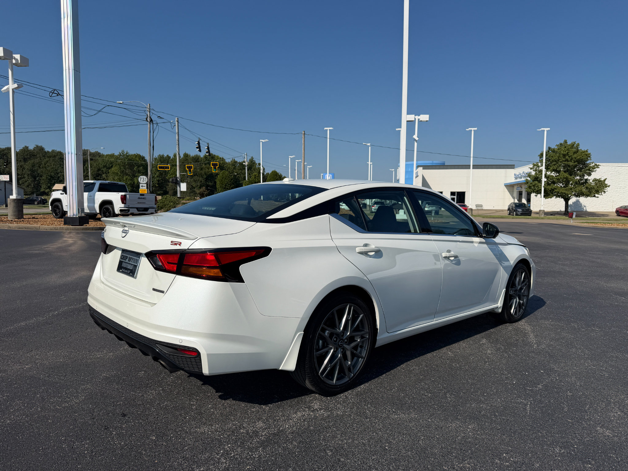 Used 2024 Nissan Altima 2.0 SR FWD image 7