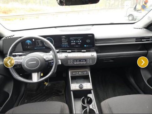 Used 2025 Hyundai Kona SEL image 10