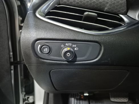 Certified 2018 Chevrolet Malibu LT FWD image 18