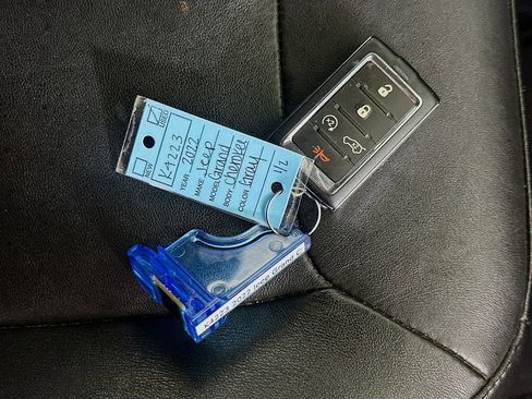 Used 2022 Jeep Grand Cherokee L Limited image 39