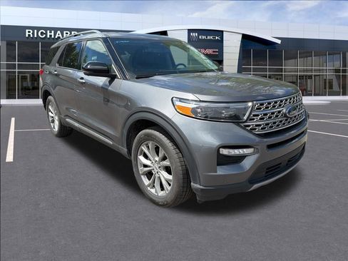 Used 2023 Ford Explorer Limited w/ Equipment Group 301A AWD/4WD image 3