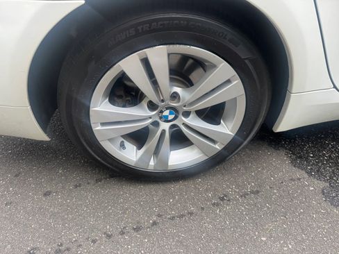 Used 2010 BMW 528i xDrive Sedan AWD/4WD image 13
