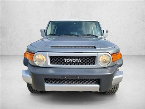 Used 2012 Toyota FJ Cruiser 4WD w/ Convenience Pkg image 2