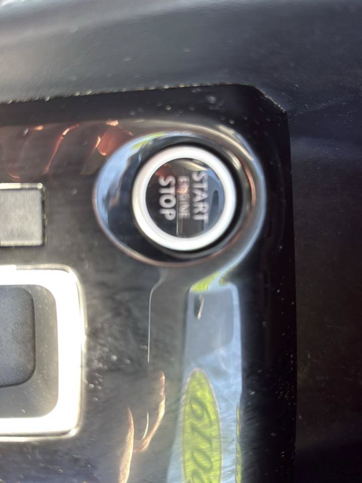 Used 2019 Nissan Kicks SR w/ SR Premium Package FWD image 22