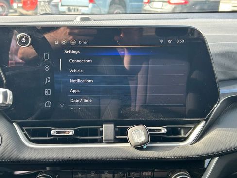 Used 2025 Chevrolet Equinox LT FWD image 18