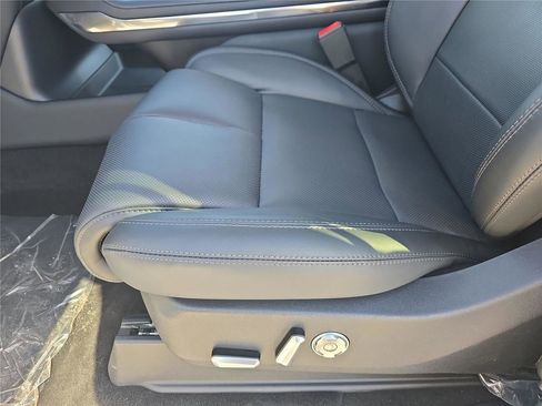New 2026 Lincoln Navigator L Reserve AWD/4WD image 16