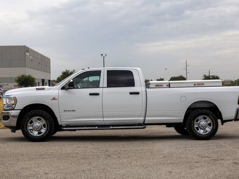 Used 2022 RAM 2500 Tradesman w/ Chrome Appearance Group RWD image 4