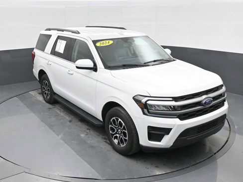 Used 2024 Ford Expedition XLT image 21