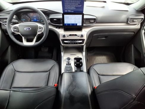 Certified 2023 Ford Explorer XLT w/ Equipment Group 202A AWD/4WD image 12