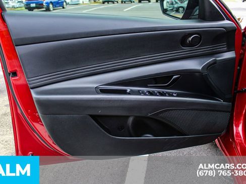 Used 2025 Hyundai Elantra Sport image 36