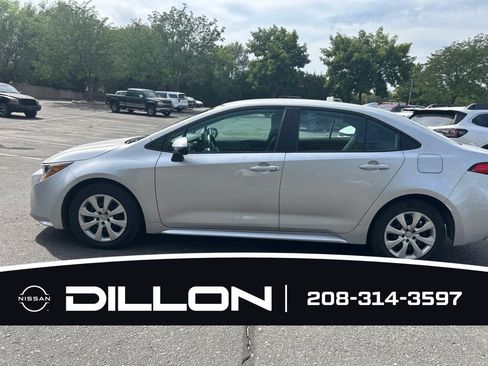 Used 2025 Toyota Corolla LE FWD image 16