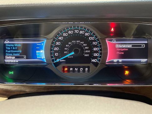 Used 2017 Ford Taurus Limited image 11