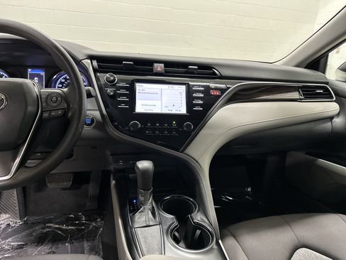 Used 2019 Toyota Camry LE image 30