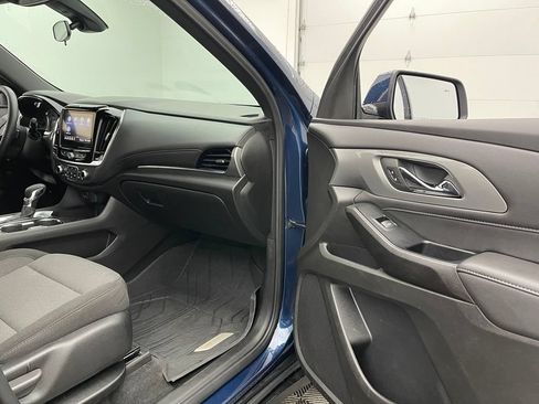 Used 2023 Chevrolet Traverse LT FWD image 31