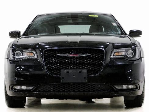 Used 2023 Chrysler 300 S image 2