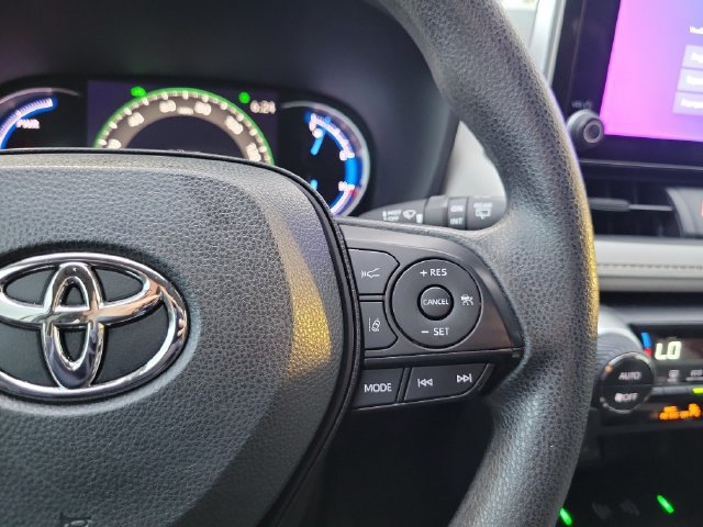 Used 2024 Toyota RAV4 XLE AWD/4WD image 16