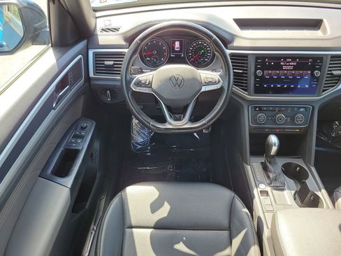 Used 2021 Volkswagen Atlas Cross Sport SE w/ Panoramic Sunroof Package FWD image 13