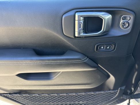 Used 2021 Jeep Wrangler Unlimited Sahara image 14