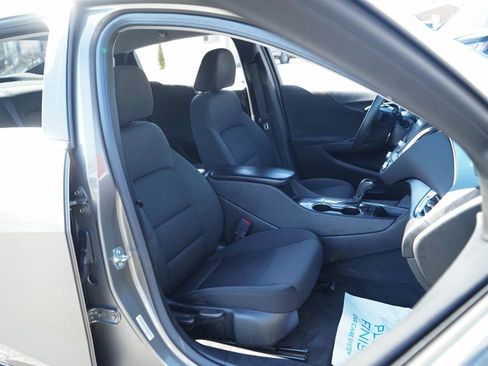 Used 2020 Chevrolet Malibu LT image 32