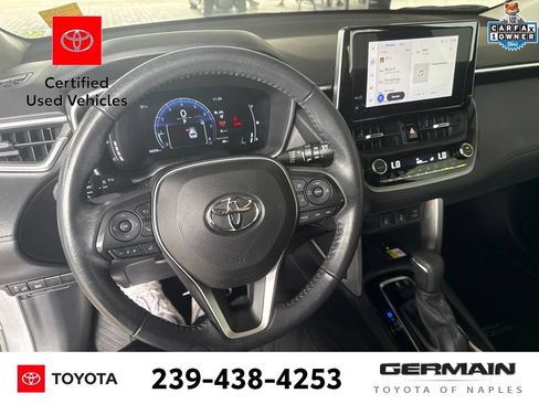 Used 2023 Toyota Corolla Cross XLE w/ Convenience Package FWD image 19
