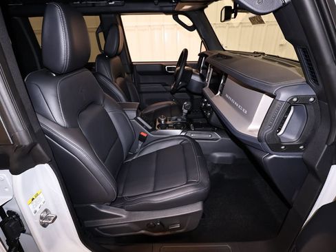 New 2026 Ford Bronco Outer Banks AWD/4WD image 13