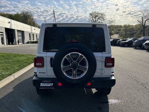 Used 2022 Jeep Wrangler Unlimited Sahara w/ Cold Weather Group AWD/4WD image 7