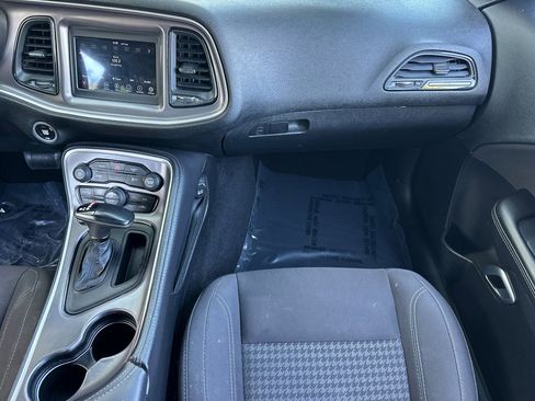 Used 2019 Dodge Challenger SXT RWD image 28
