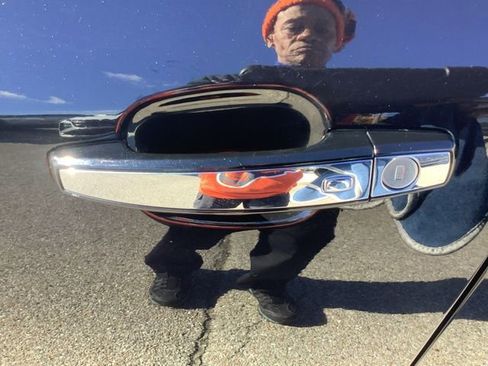 Used 2020 Chevrolet Trax LT w/ LT Convenience Package image 10