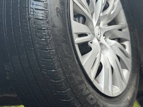 Used 2012 Toyota Camry LE image 16