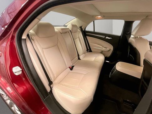 Used 2018 Chrysler 300 Limited w/ Light Group image 17